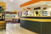 Гостиница Hometown Inn & Suites Jacksonville - Butler Blvd. Southpoint