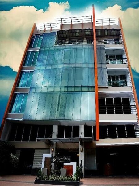 Фото Silver Oaks Suites & Hotel