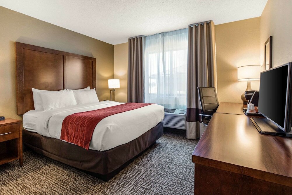 Фото Comfort Inn La Porte