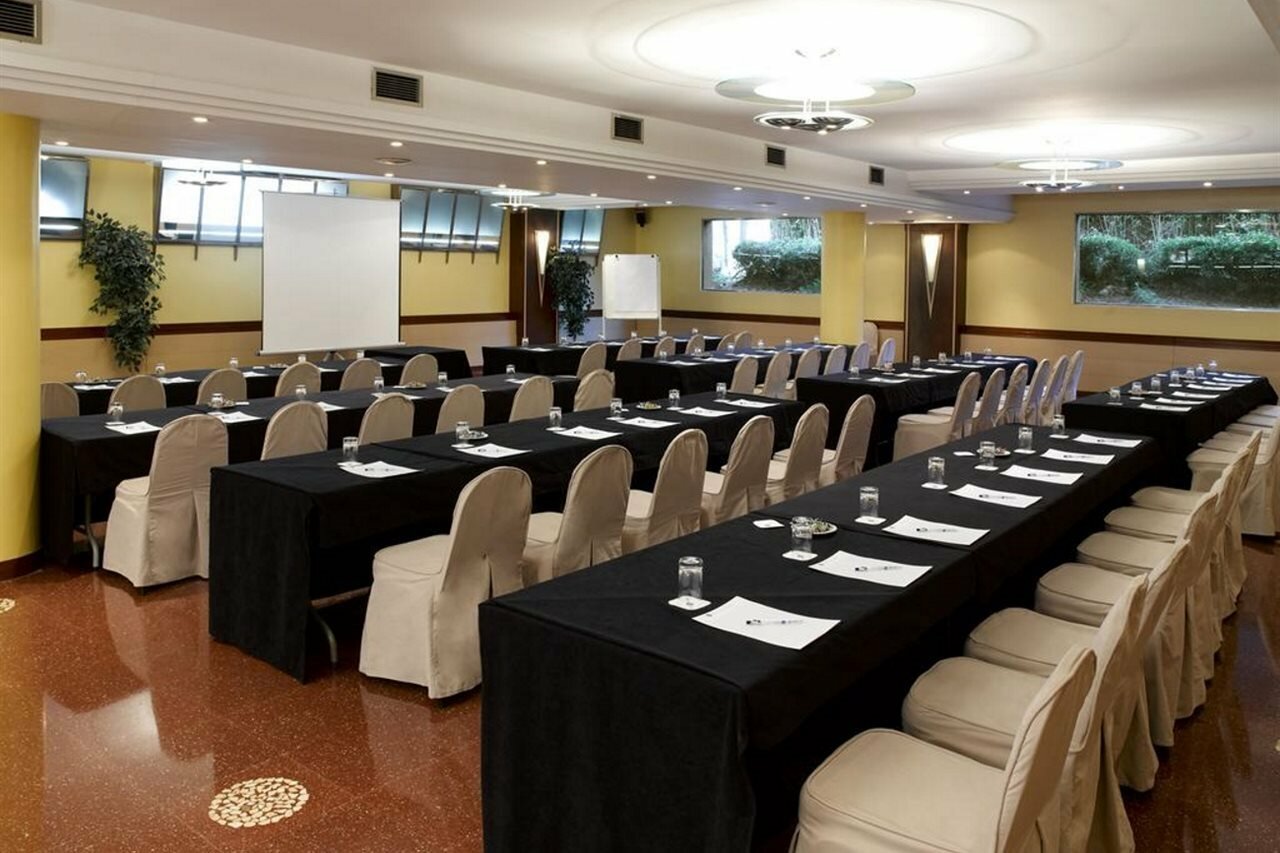 Фото Hotel Ciudad de Castelldefels