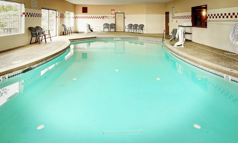 Фото Phoenix Inn Suites South Salem