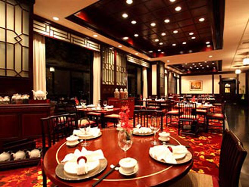 Фото Renaissance Riverside Hotel Saigon