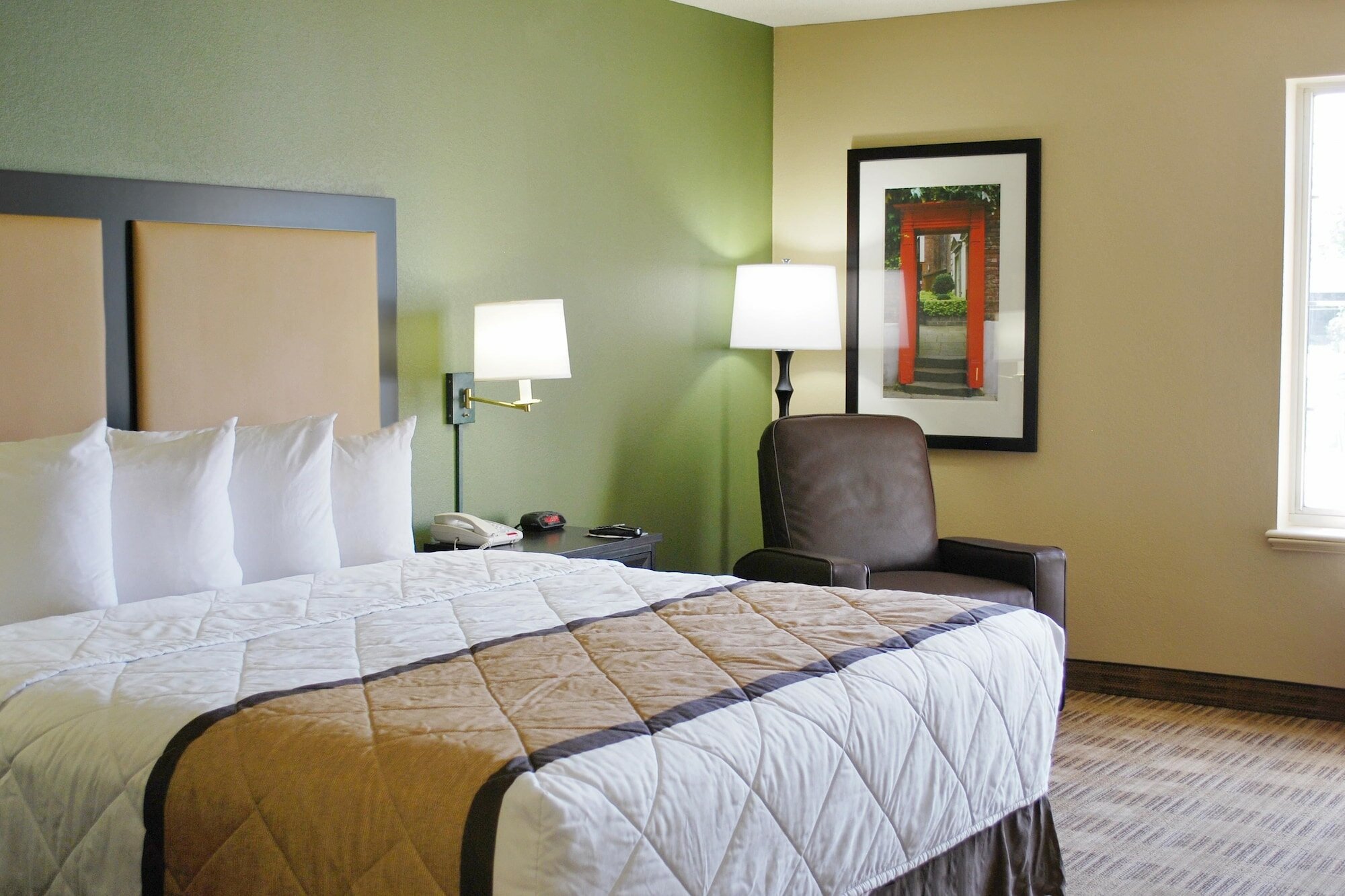 Фото Extended Stay America Suites Kansas City Country Club Plaza