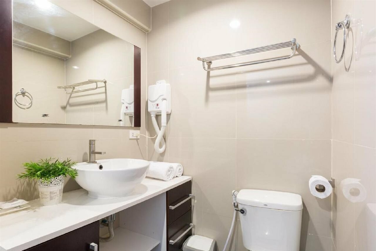 Фото Ratchada Point Hotel