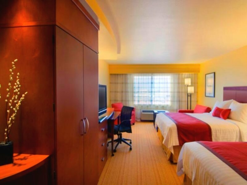Фото Courtyard by Marriott Phoenix West/Avondale