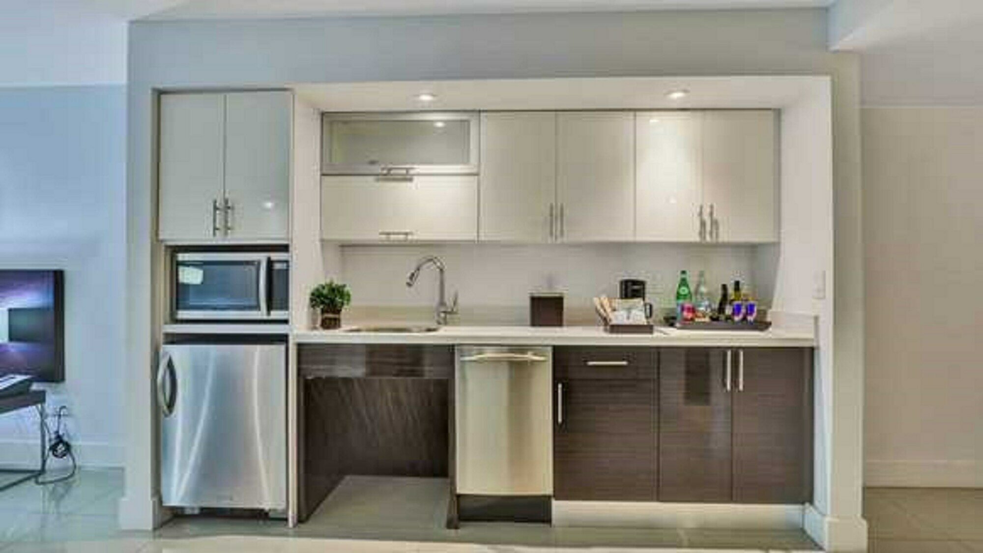 Фото Beach Haus Bal Harbour