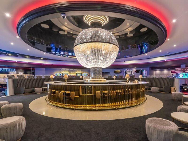 Фото Mayfair Hotel