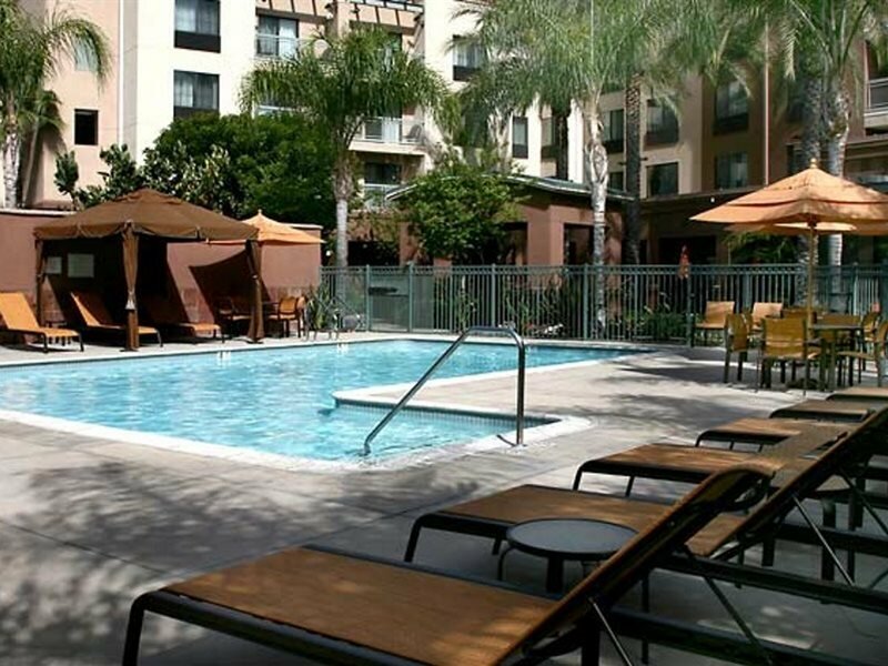 Фото Courtyard by Marriott Los Angeles Burbank Airport