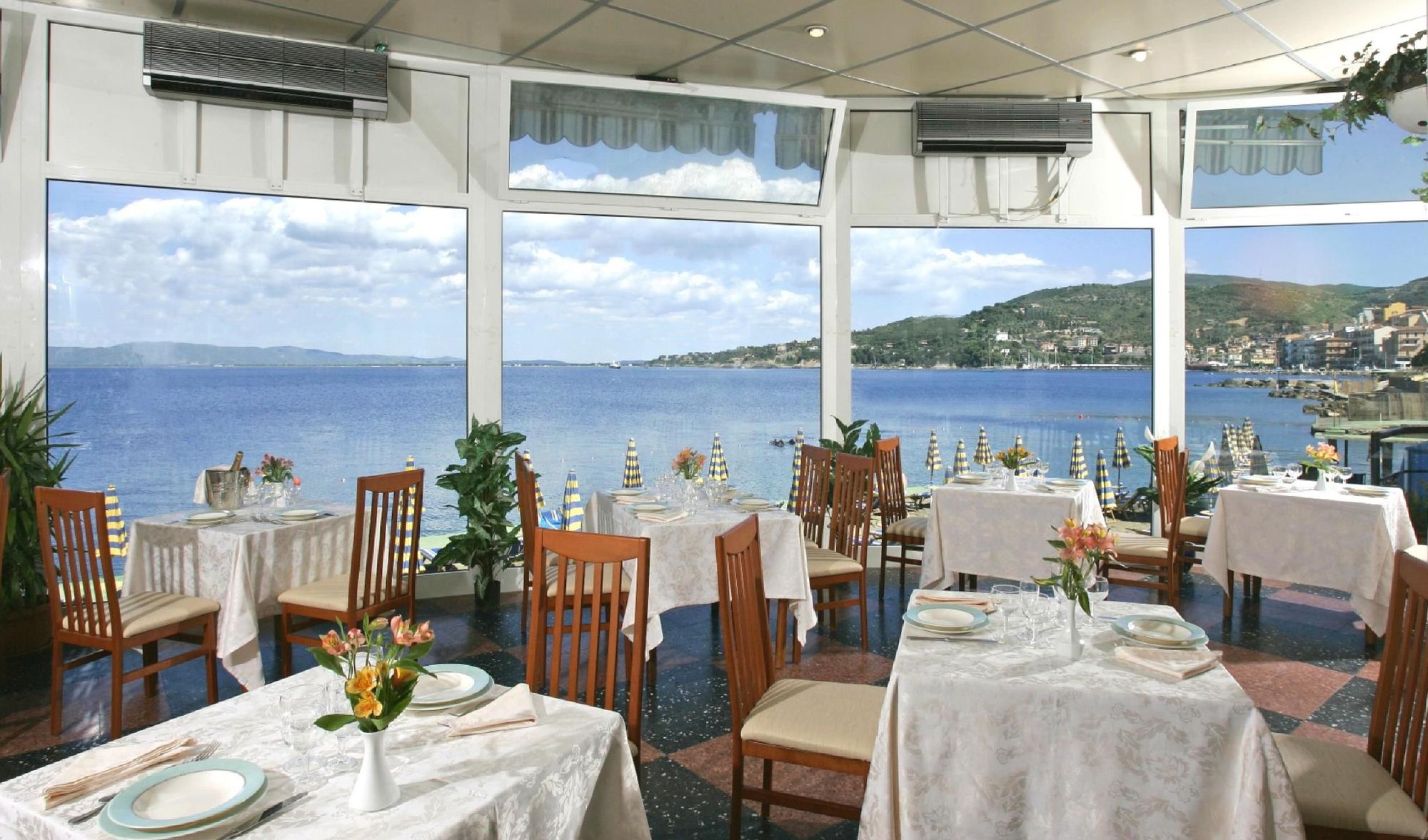 Фото Hotel La Caletta