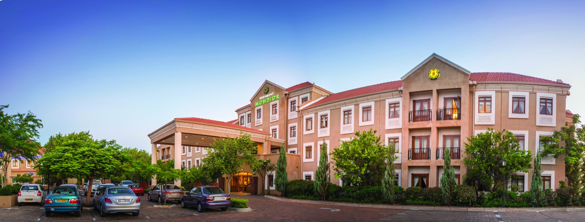 Фото отеля 1