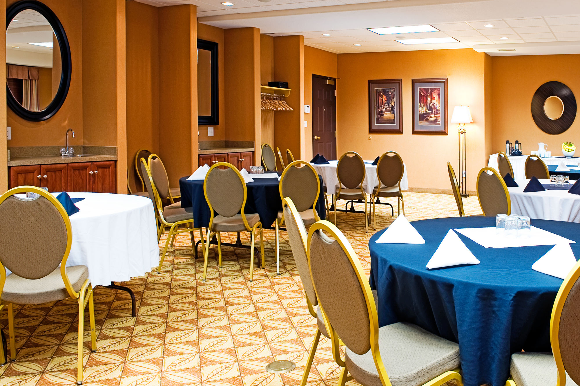 Фото Holiday Inn Express Grande Prairie by IHG