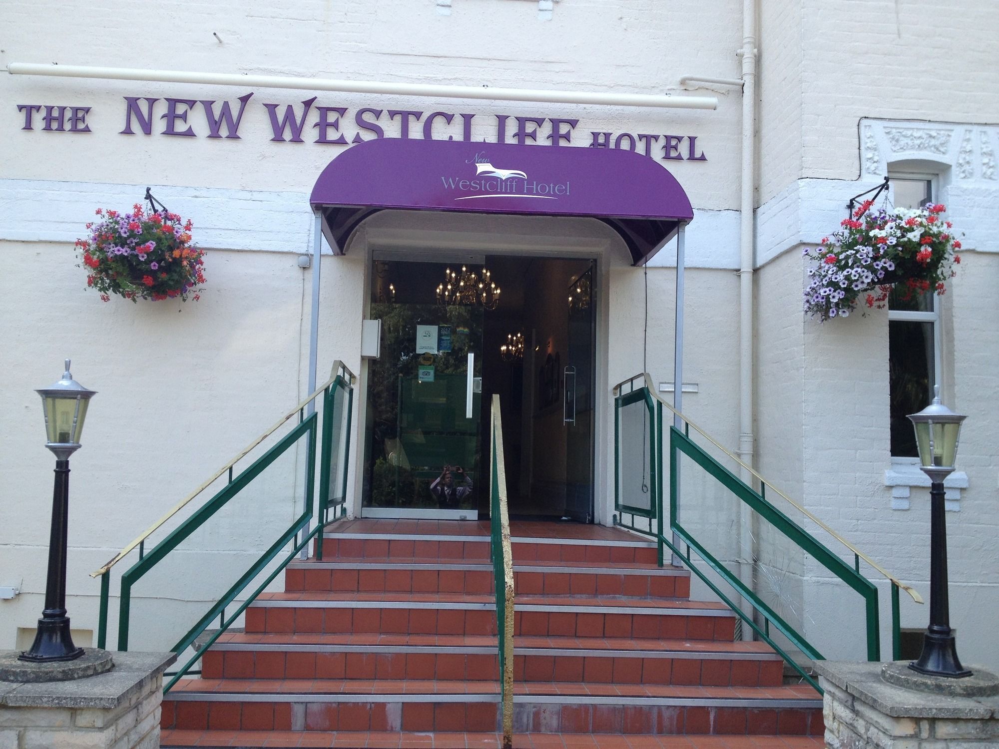Фото New Westcliff Hotel