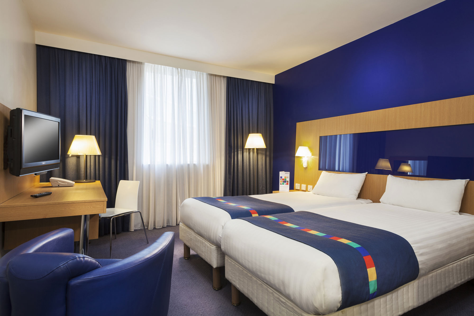 Фото отеля 2