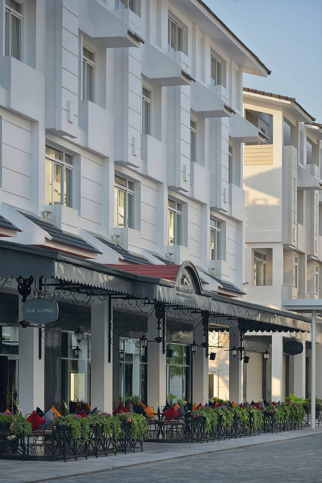 Фото Paradise Suites Hotel