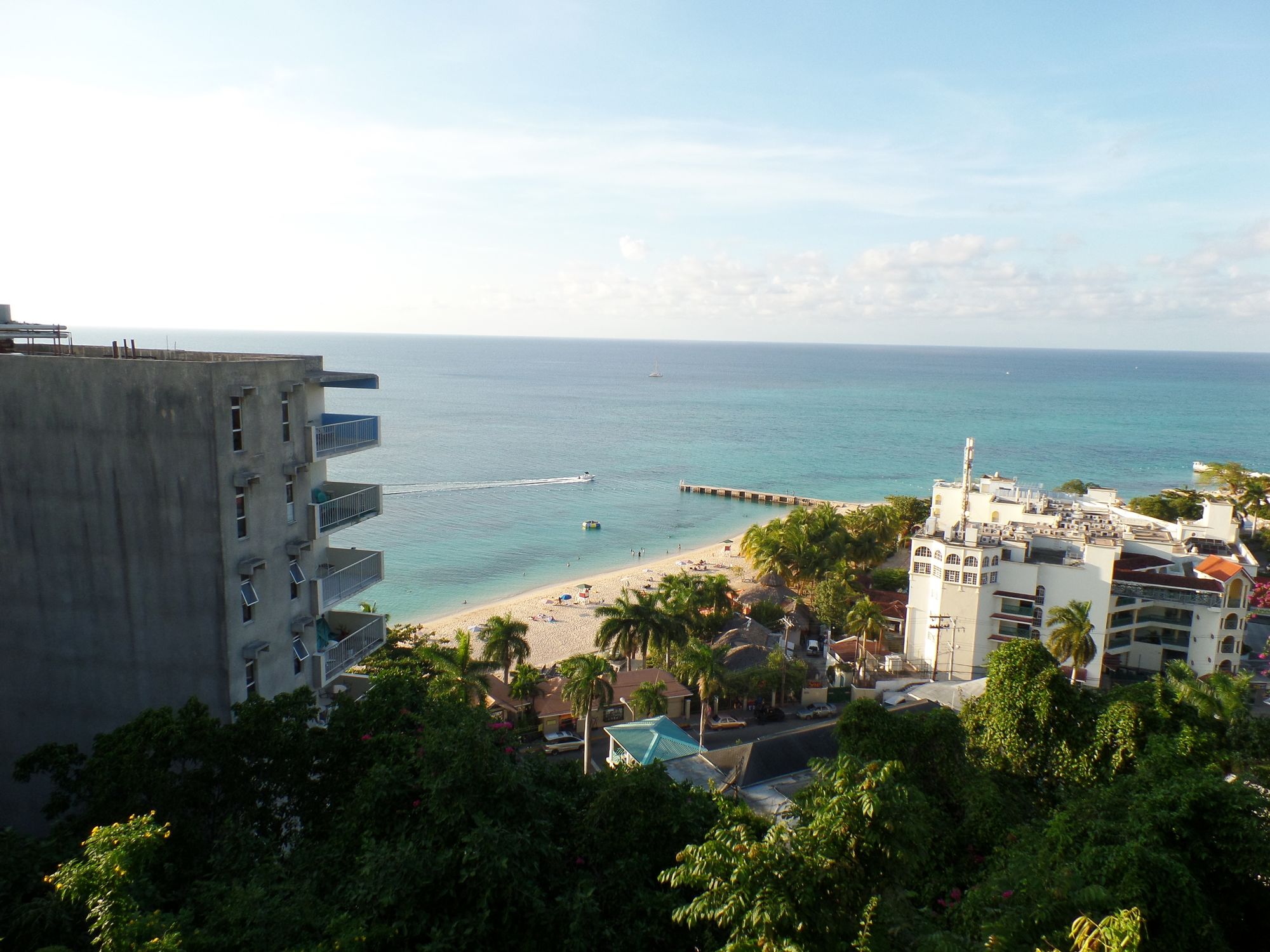 Фото Montego Bay Club Beach Resort