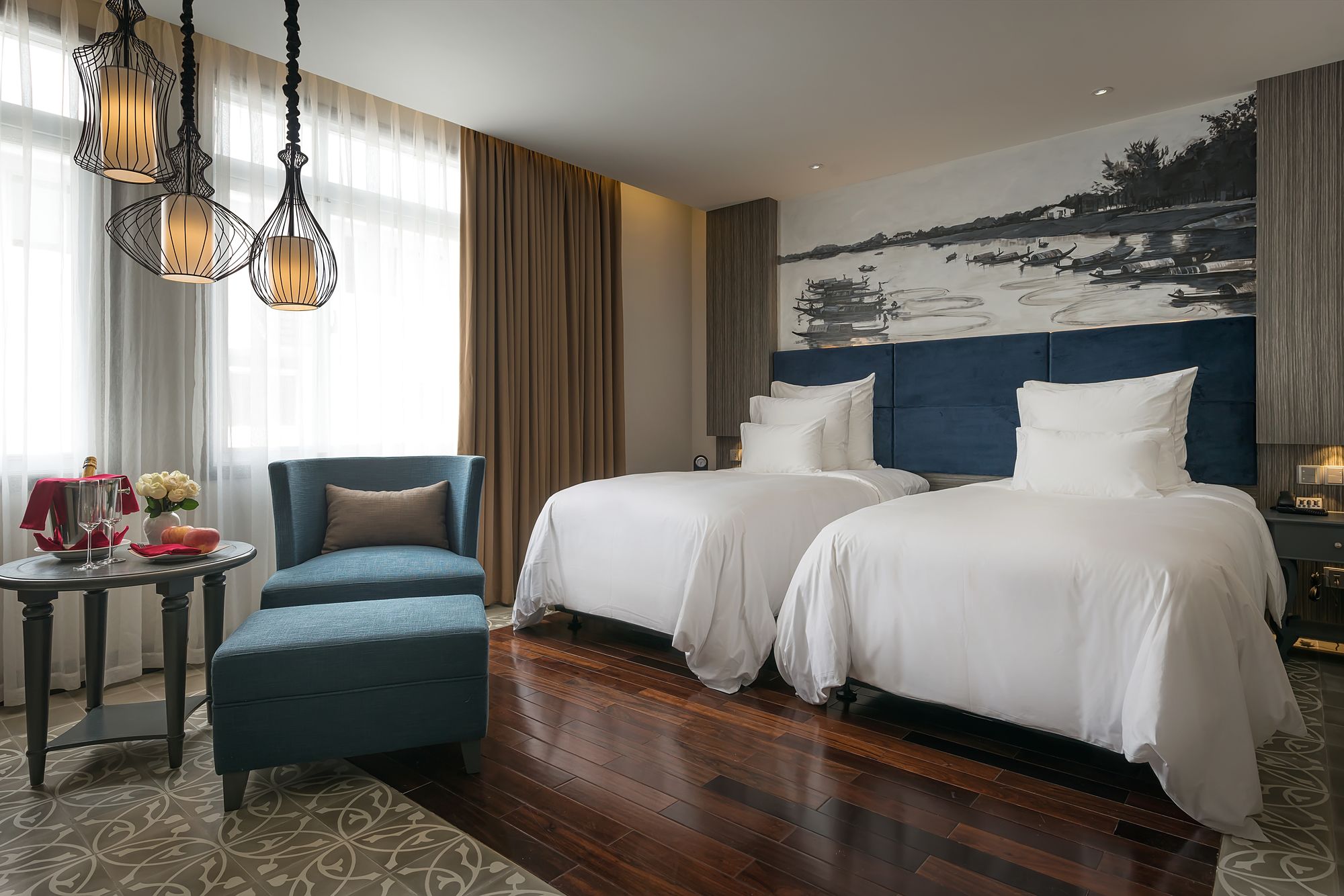 Фото Paradise Suites Hotel