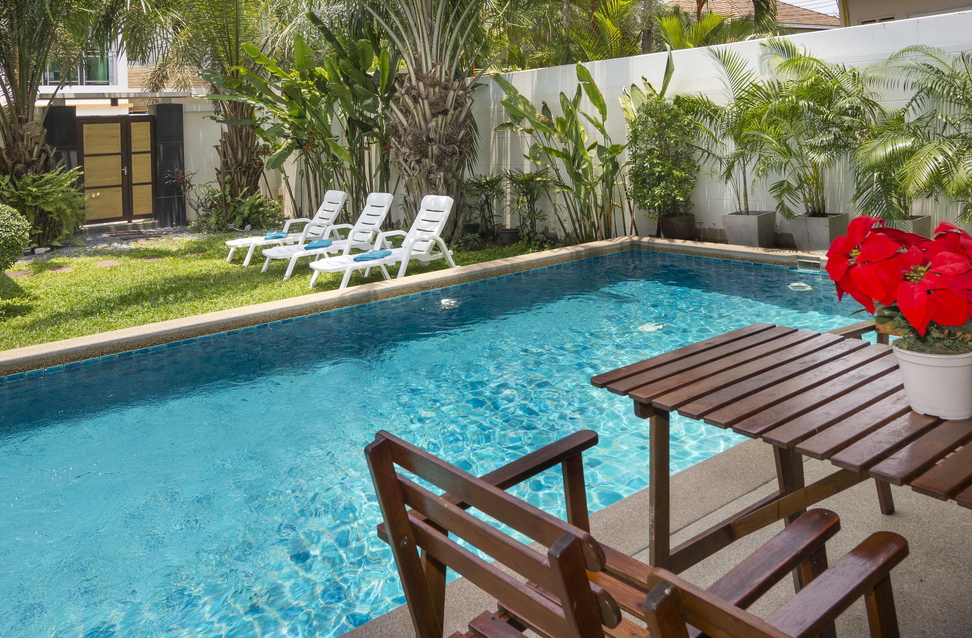 Фото Tropicana Pool Villa