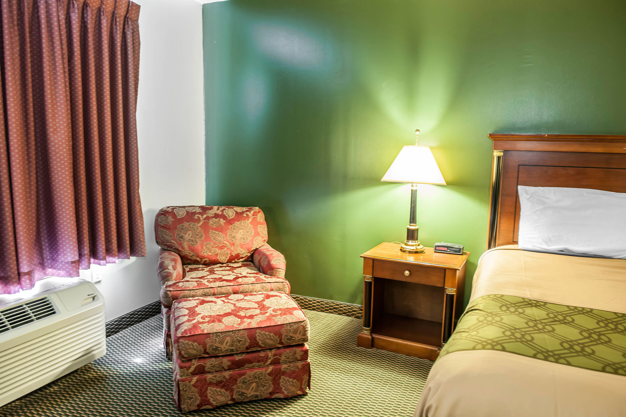 Фото Royal Inn Rockville