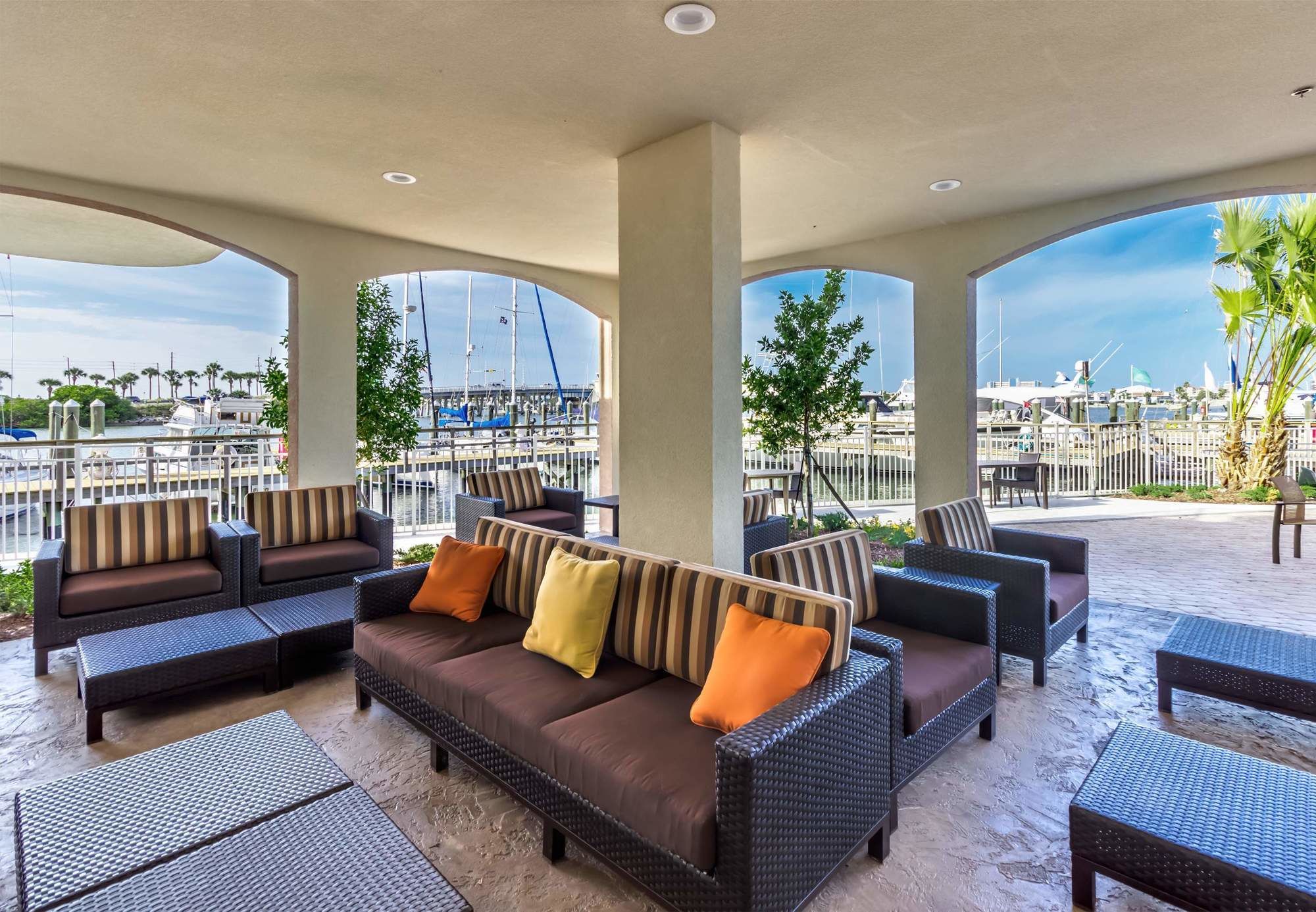 Фото Courtyard St. Petersburg Clearwater/Madeira Beach