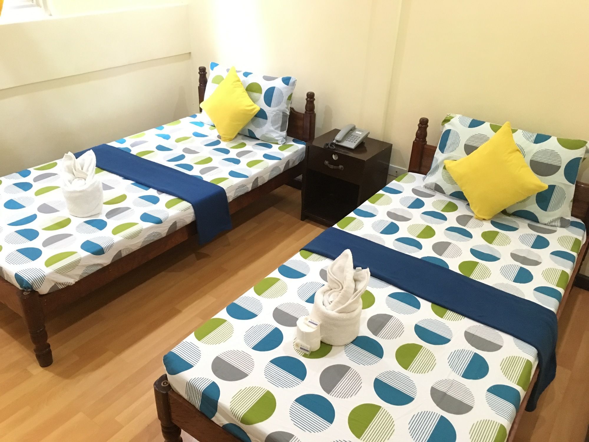 Фото Royal Crown Inn