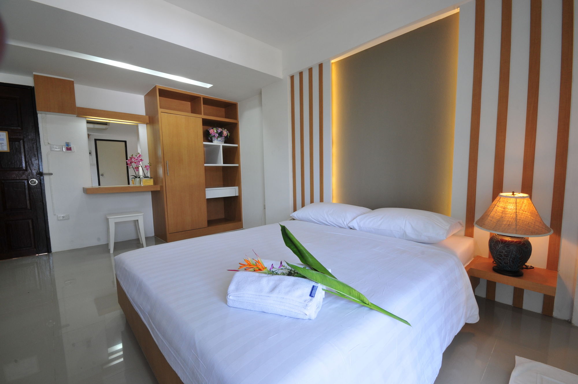 Фото Beerapan Hotel