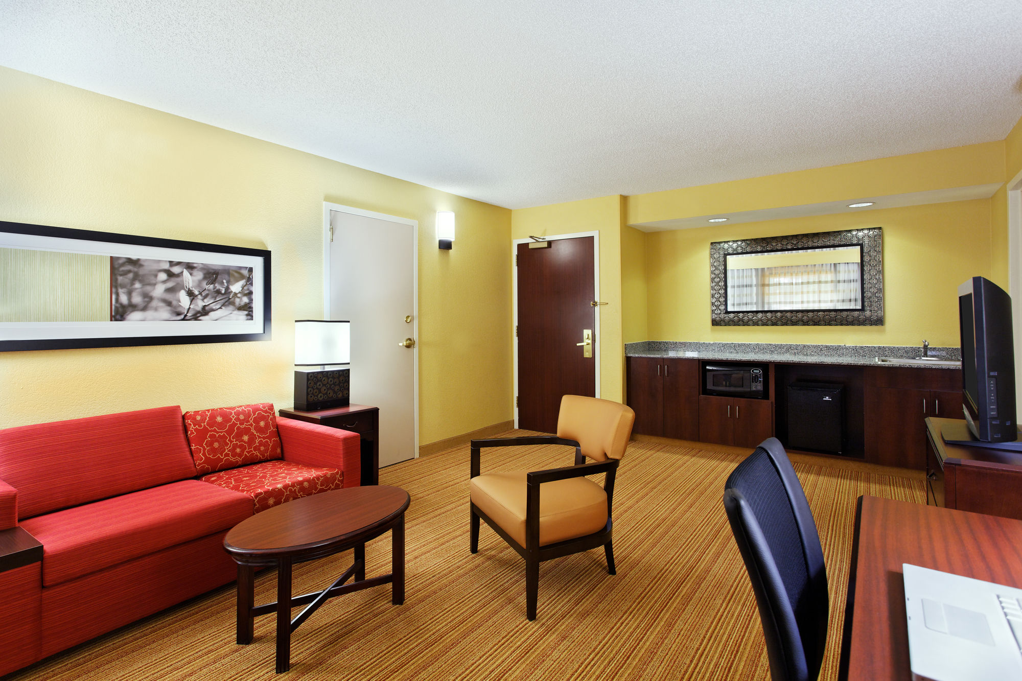Фото Courtyard by Marriott Tallahassee North/I-10 Capital Circle
