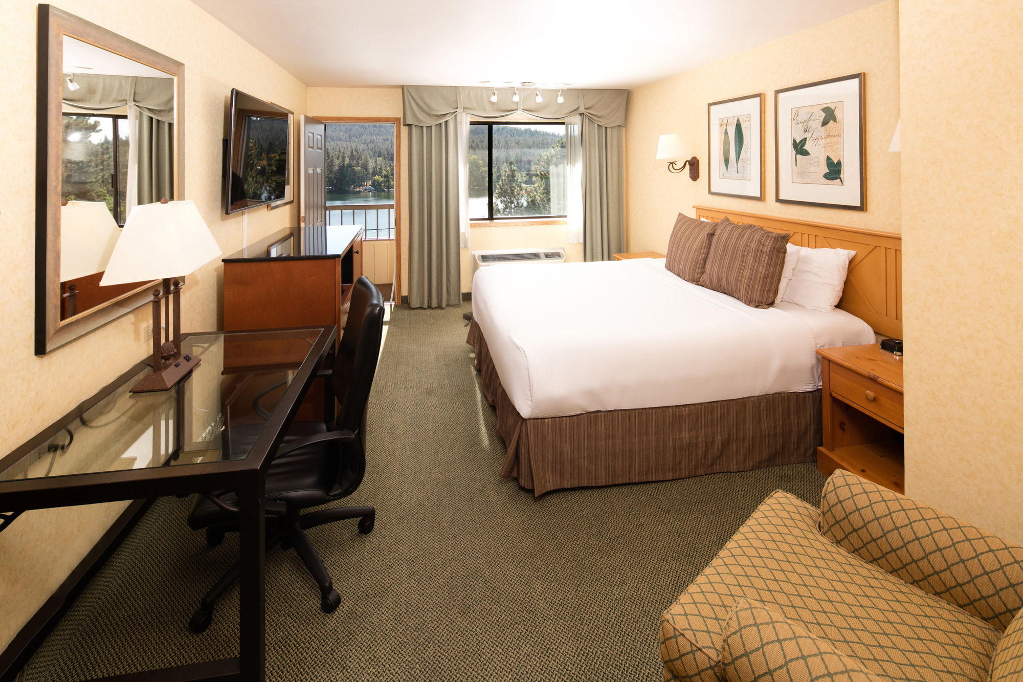 Фото Red Lion Hotel Templin's on the River