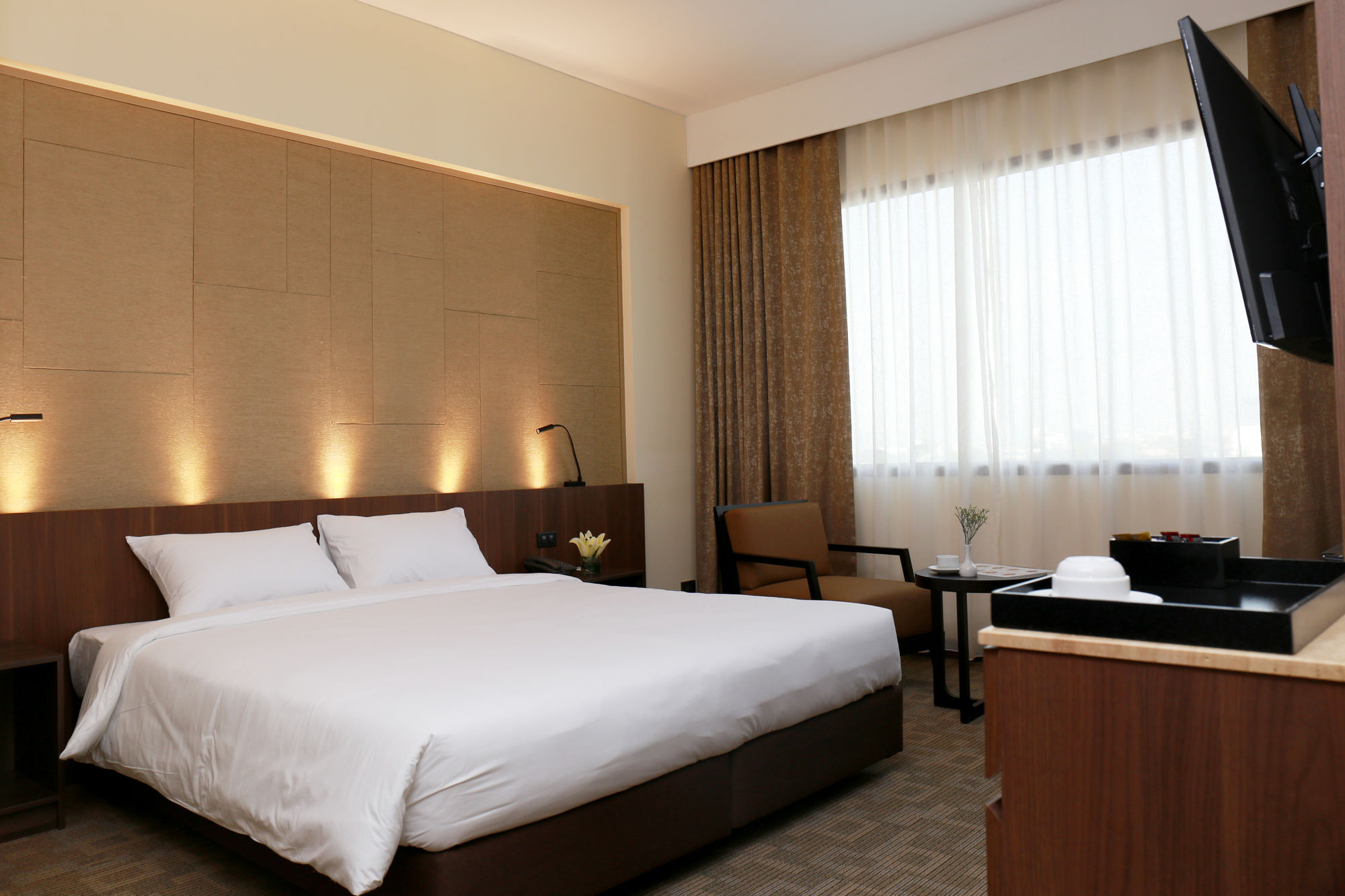 Фото Louis Tavern Hotel