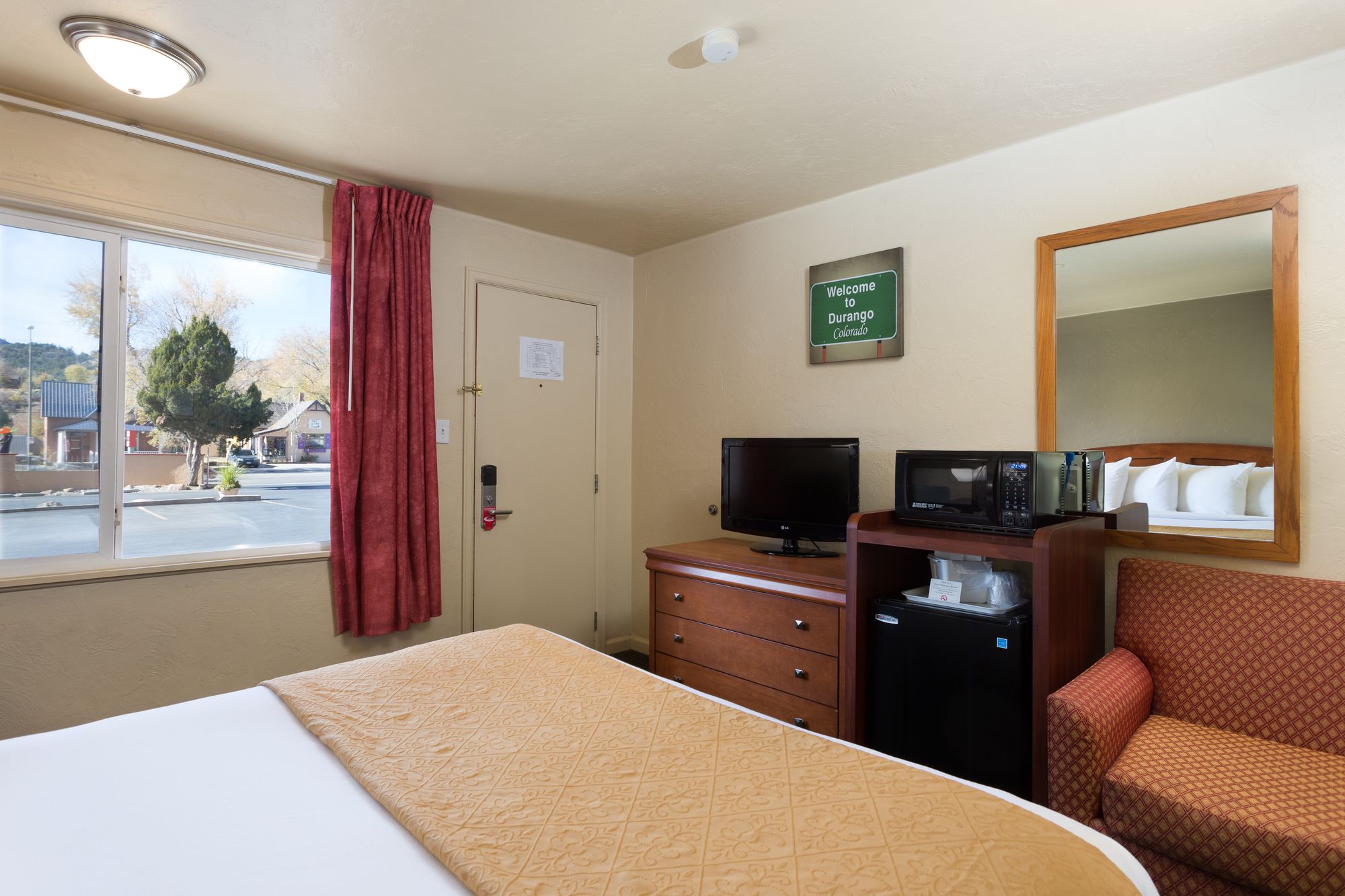 Фото Econo Lodge Inn & Suites Durango