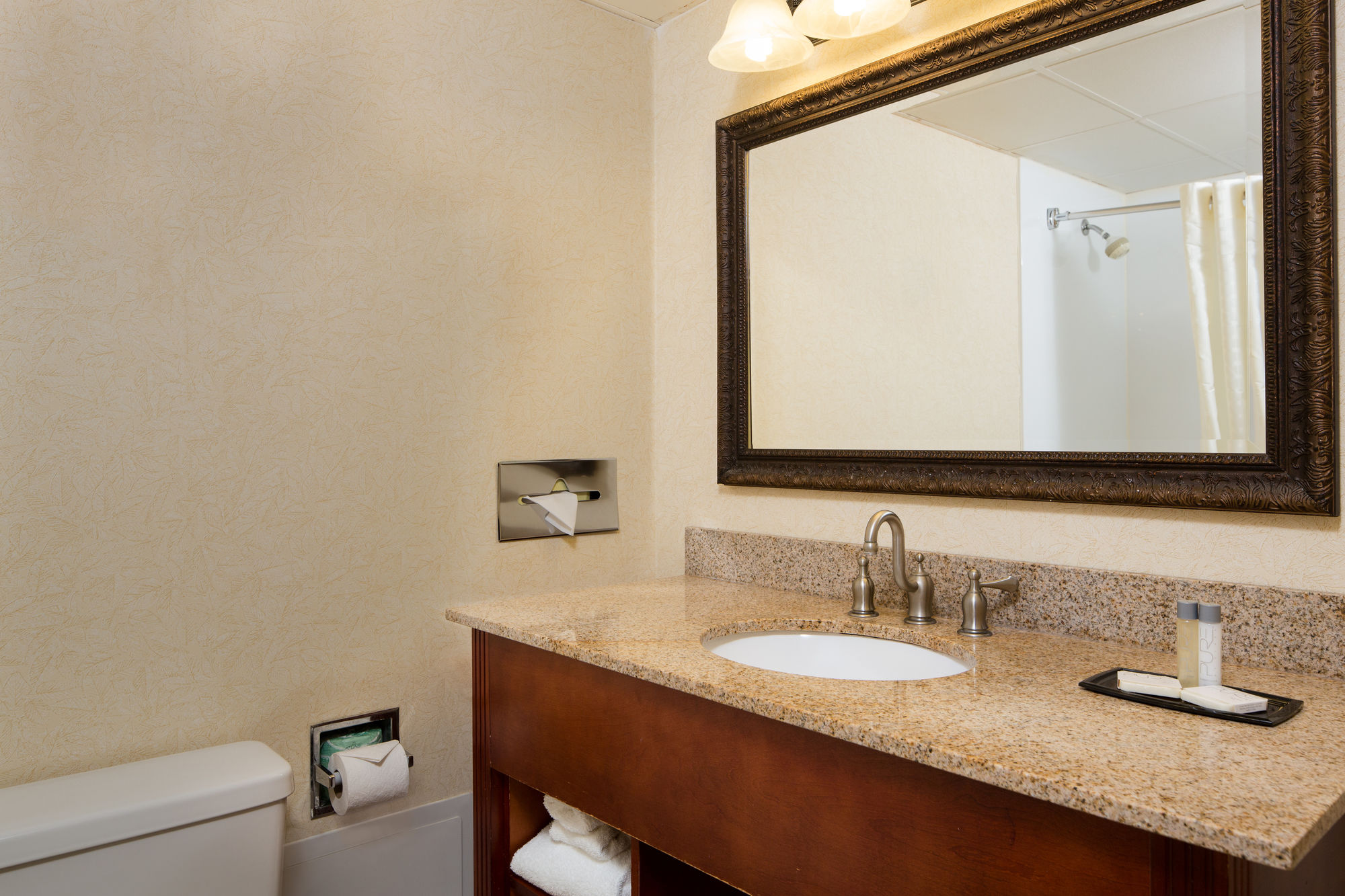 Фото Fenwick Inn