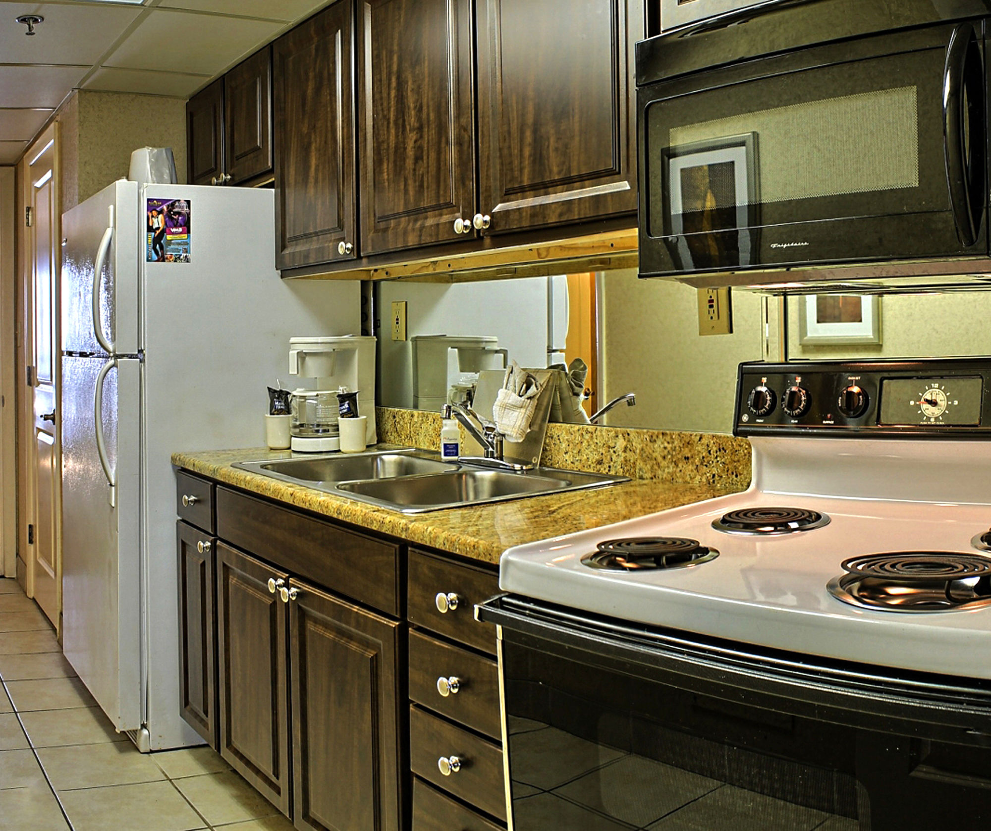 Фото The Caravelle Resort