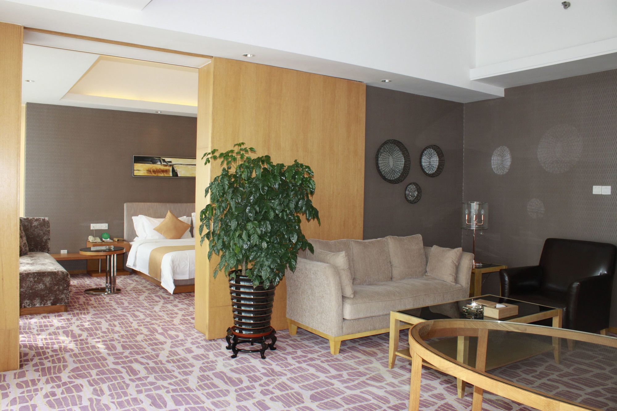 Фото Huaqiang Plaza Hotel Shenzhen