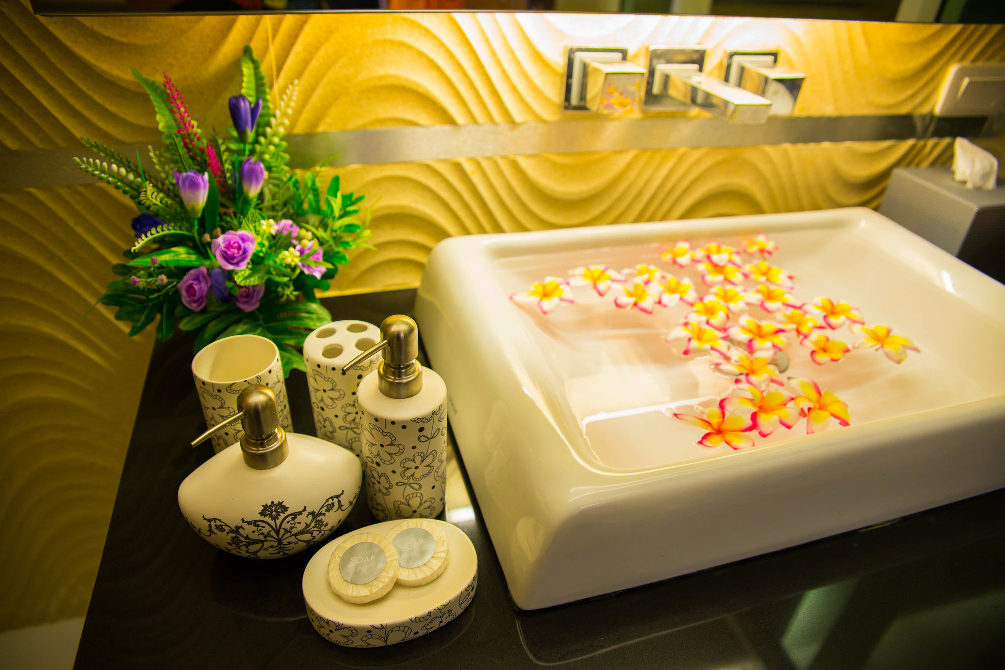 Фото Phi Phi Cliff Beach Resort