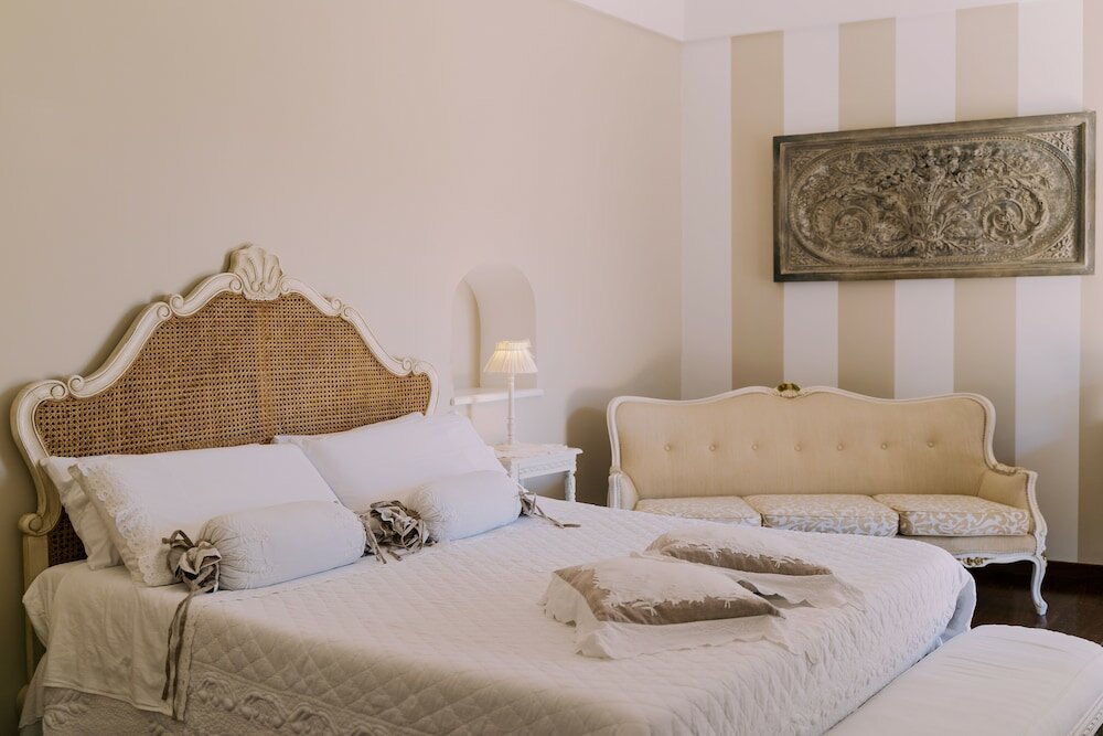 Фото Villa Mary Suites