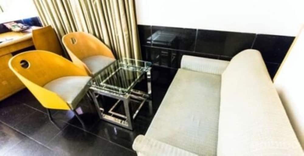 Фото Ramee Guestline Hotel Khar