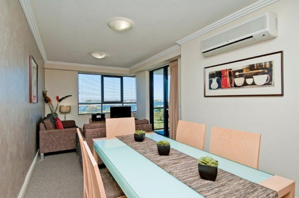 Фото Aqualine Apartments