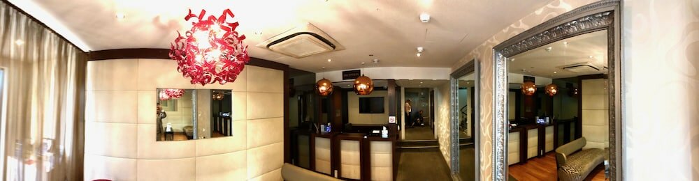 Фото Maitrise Suites