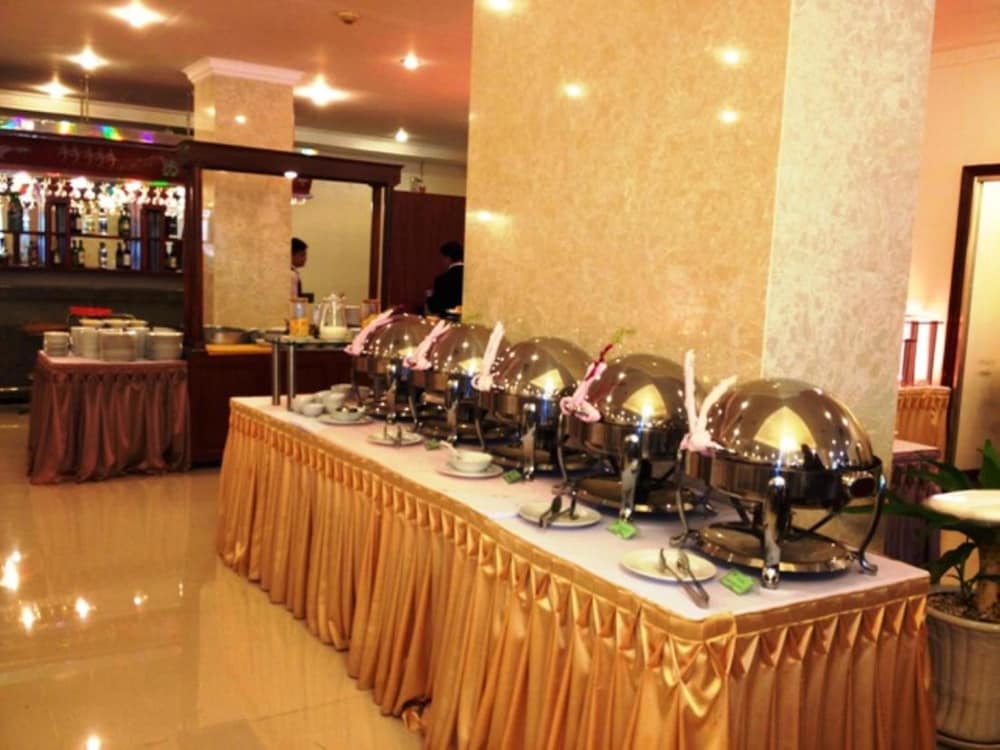 Фото Bat Dat Hotel