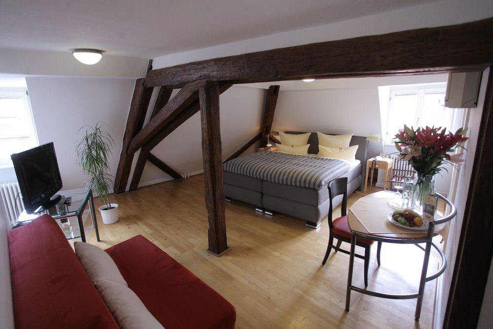 Фото Goldener Falke