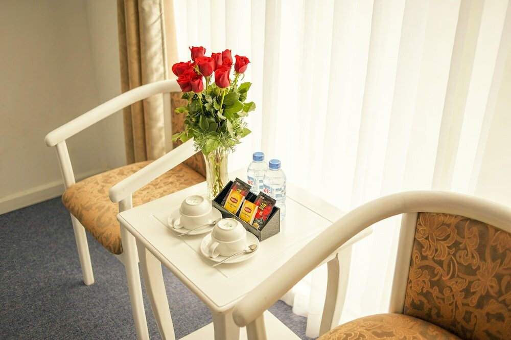 Фото Golden Crown Hotel