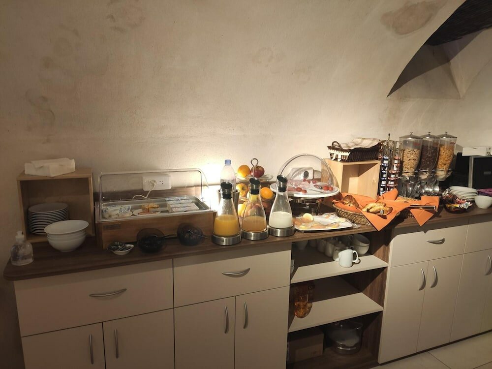 Фото Le Relais Saint Charles Paris