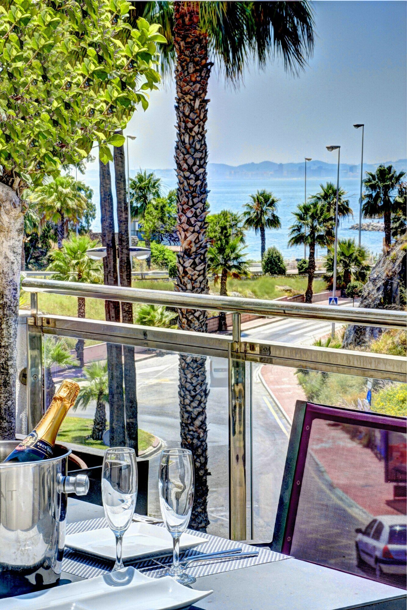 Фото Artplatinum Suites & Apartments