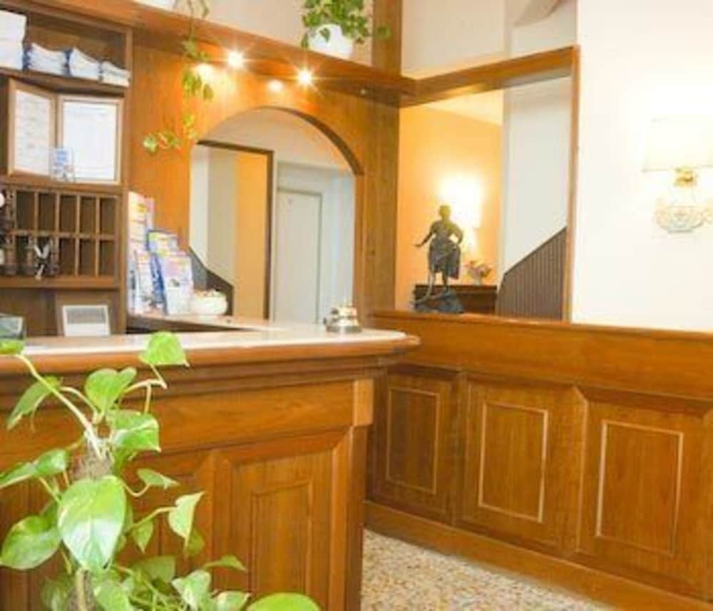 Фото Hotel Beatrice