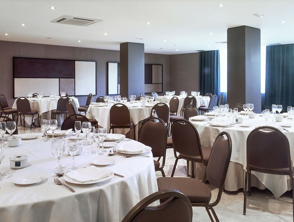Фото Hotel Ciutat Martorell