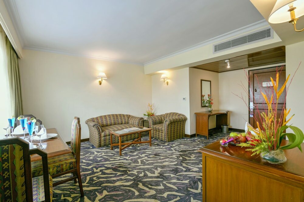 Фото Peerless Hotel Kolkata