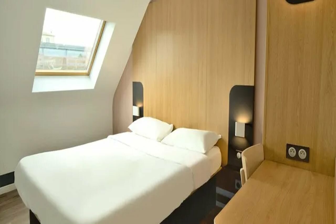 Фото B&b Hotel Dreux Centre