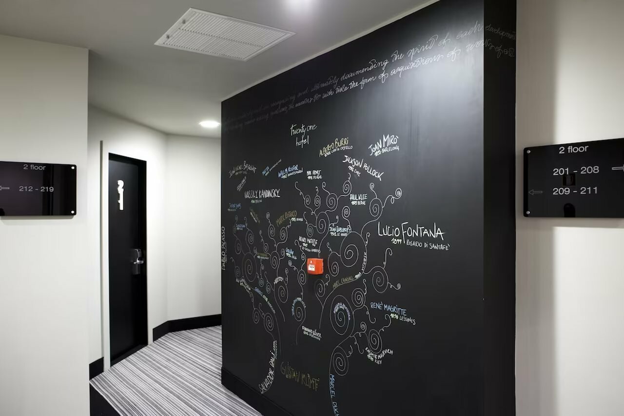 Фото Twenty One Hotel