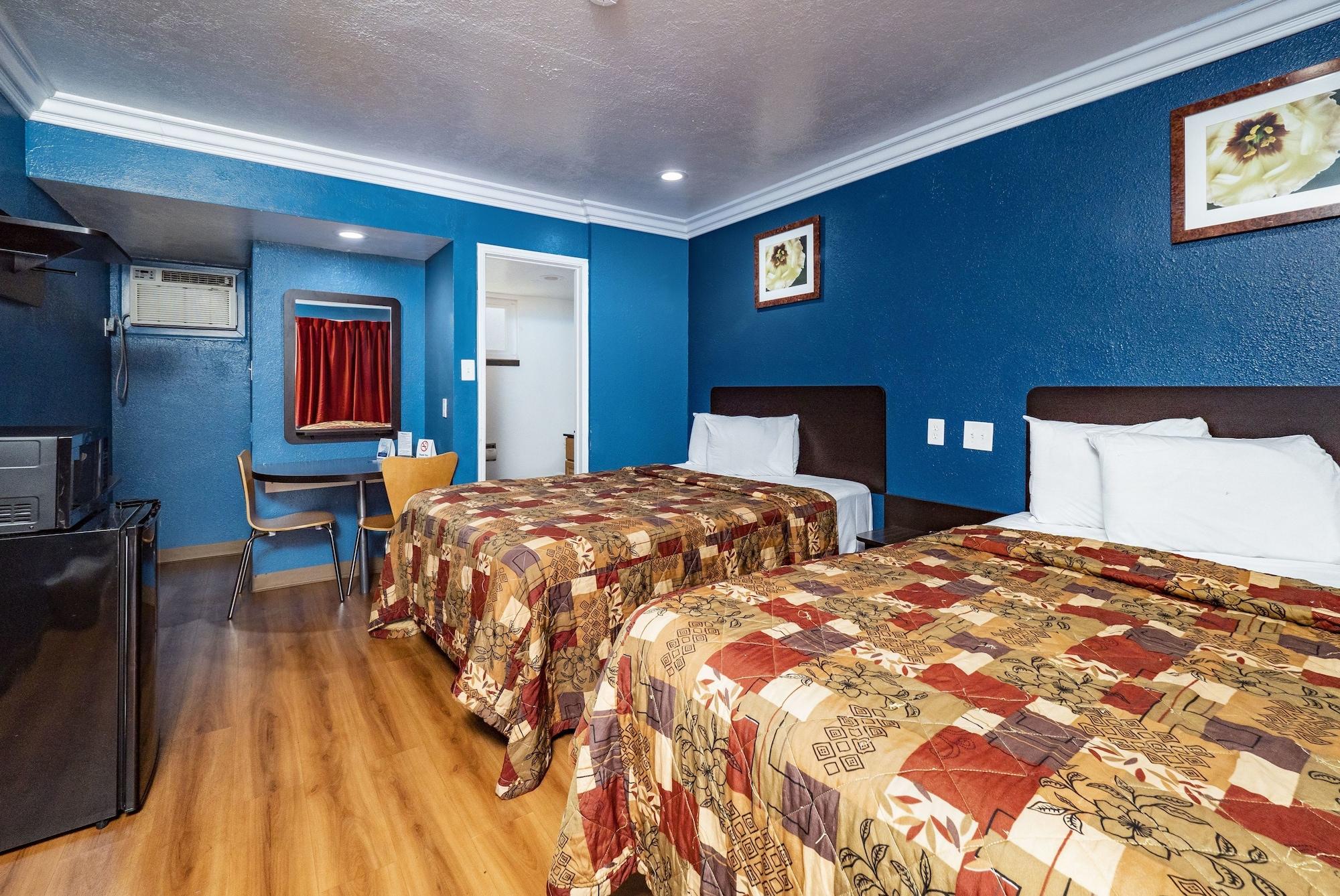 Фото Travelodge by Wyndham Sacramento Convention Center