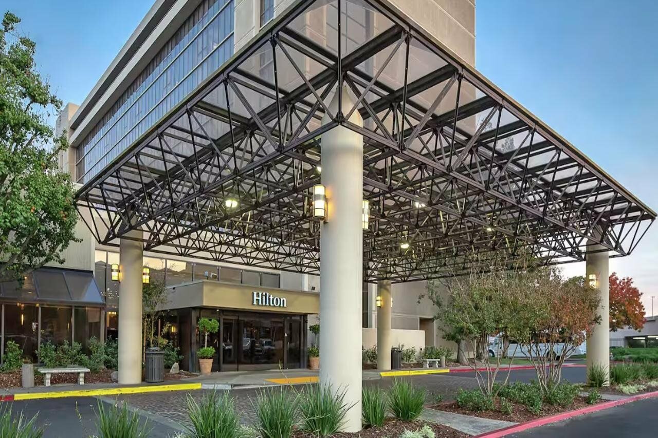 Фото Hilton Sacramento Arden West
