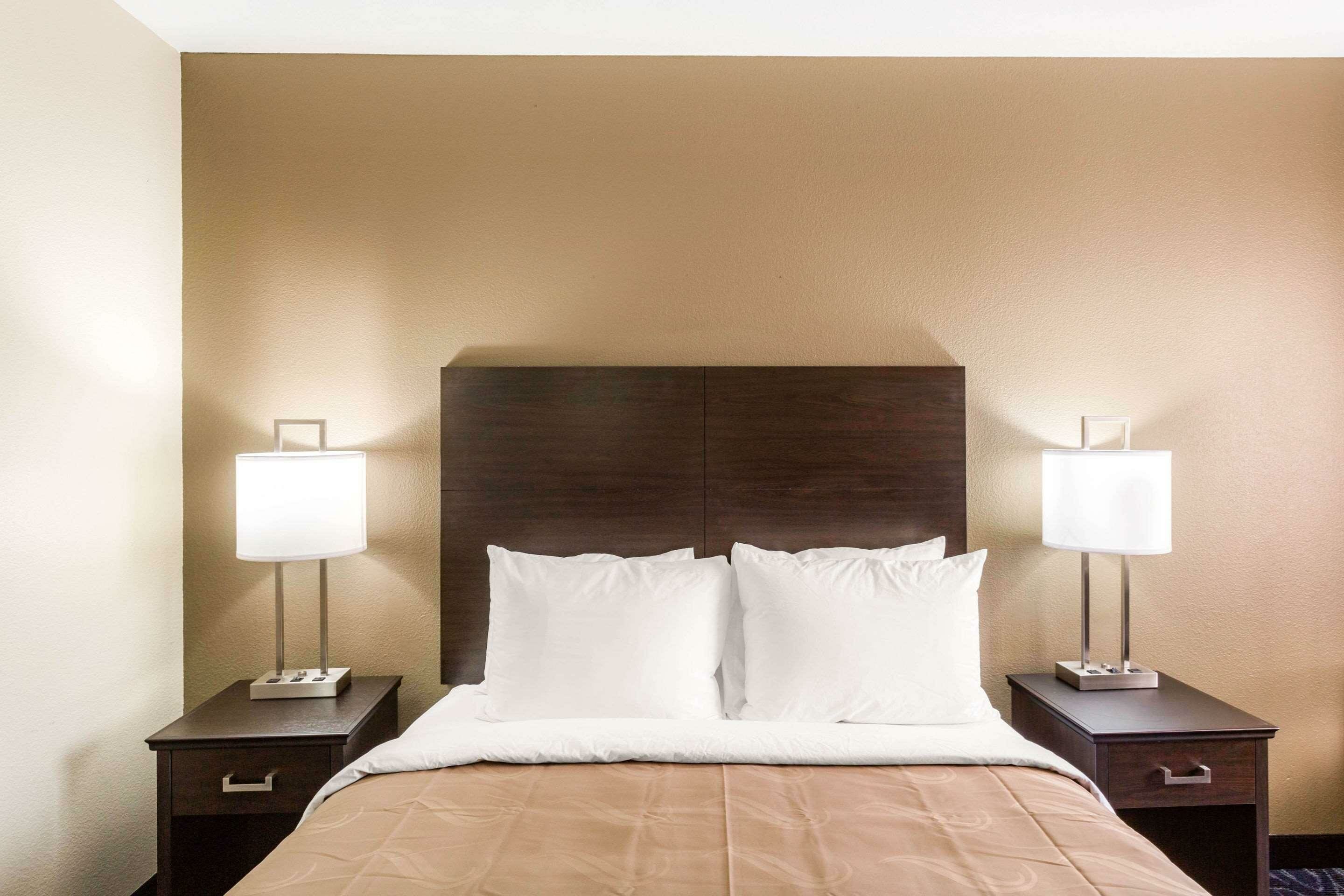 Фото Quality Inn Downtown